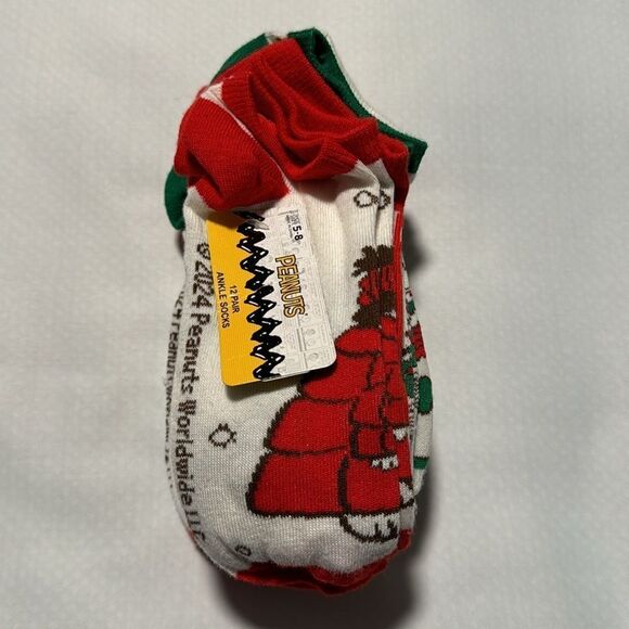 Snoopy Socks Womens 12 Pack Christmas - Picture 1 of 3